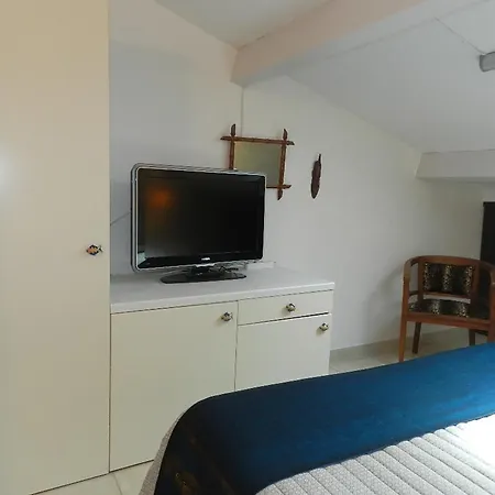 Le Lavandou, 3 Pieces, 6 Personnes - Fr-1-251-589 Apartment