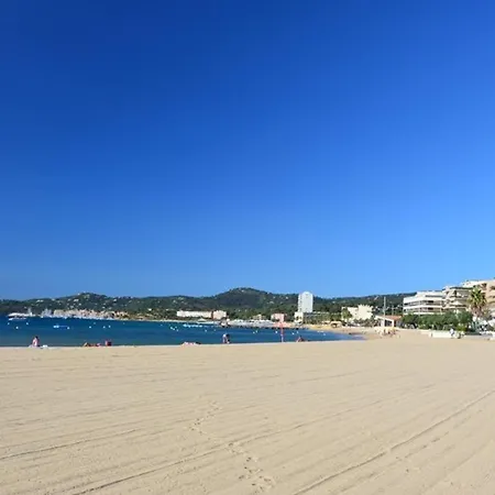 Apartment Le Lavandou, 3 Pieces, 6 Personnes - Fr-1-251-589