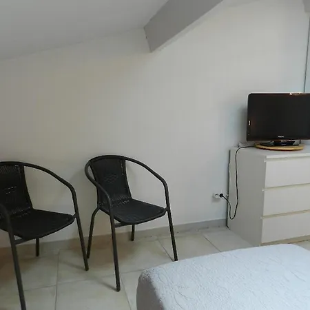 Apartment Le Lavandou, 3 Pieces, 6 Personnes - Fr-1-251-589 Le Lavandou