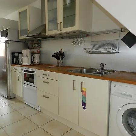 Le Lavandou, 3 Pieces, 6 Personnes - Fr-1-251-589 Apartment *